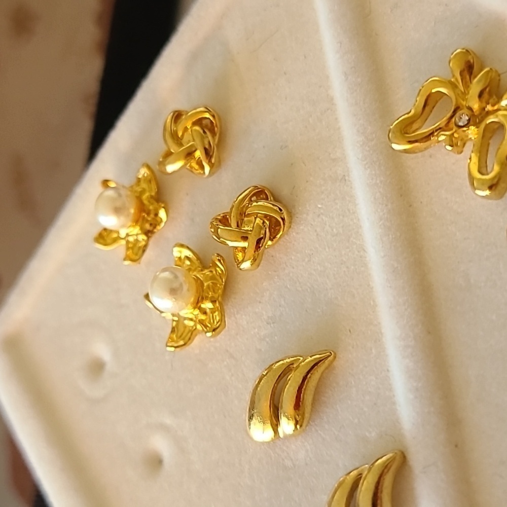 Set of Nine Earrings - Picture 8 of 12